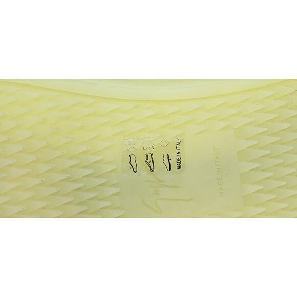 Athletic_Shoes